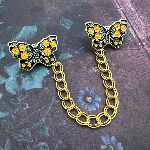 Cottage Vibes Golden Floral Butterfly Collar Clips for Retro Vintage Elegance - Picture 1 of 3